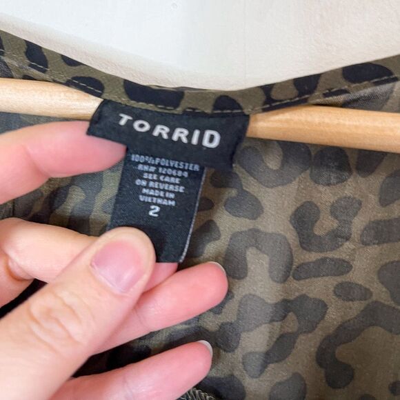 Torrid Animal Print Sheer Blouse Size 2 - Picture 2 of 6
